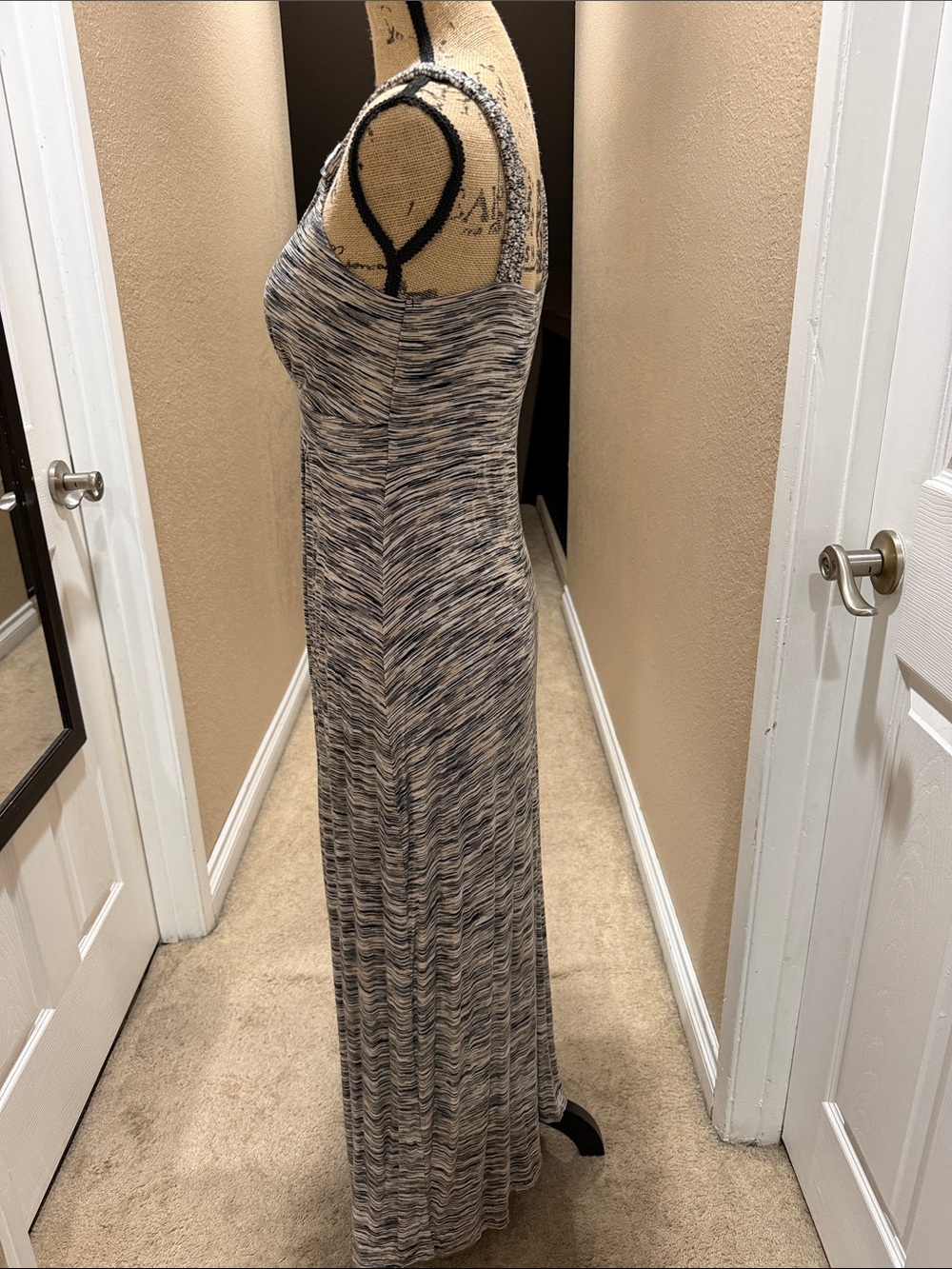 Cable & Gauge Grey Patterned V-Neck Maxi Dress - Picture 4 of 6